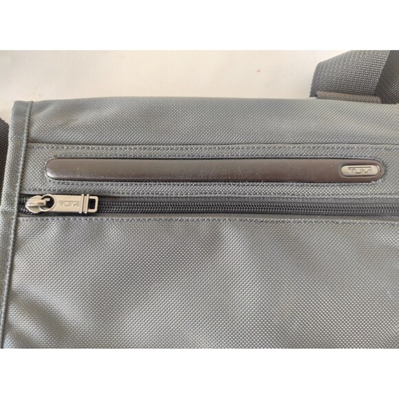 TUMI Alpha Small Flap Crossbody Grey Shoulder Bag Pouch 22105DH 10.5"×12.2"x1.7" - Picture 12 of 16